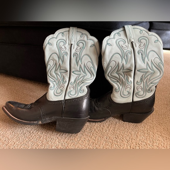 ARIAT COWBOY BOOTS - Picture 3 of 5